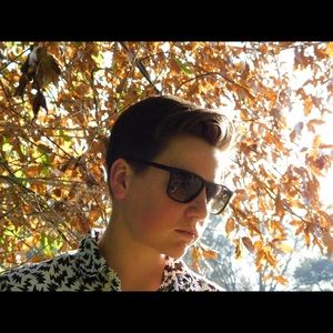 Meet your Posher, Travis